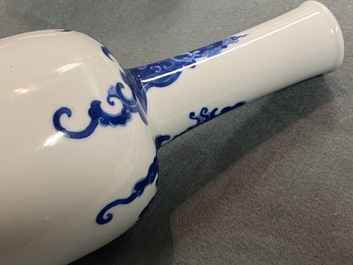 A Chinese blue and white mallet 'phoenix' vase, Kangxi mark, 19/20th C.